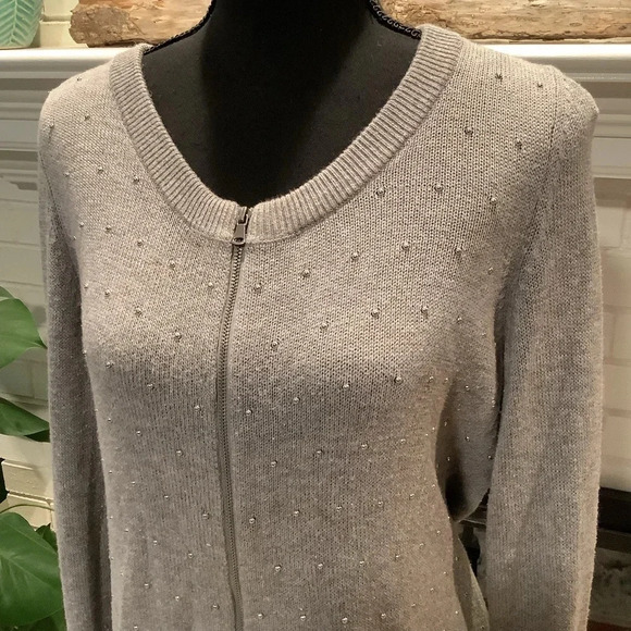 #314 Talbots Petites Gray Zip Front Cardigan Silver Ball Detail Size Medium Pet - Picture 3 of 7